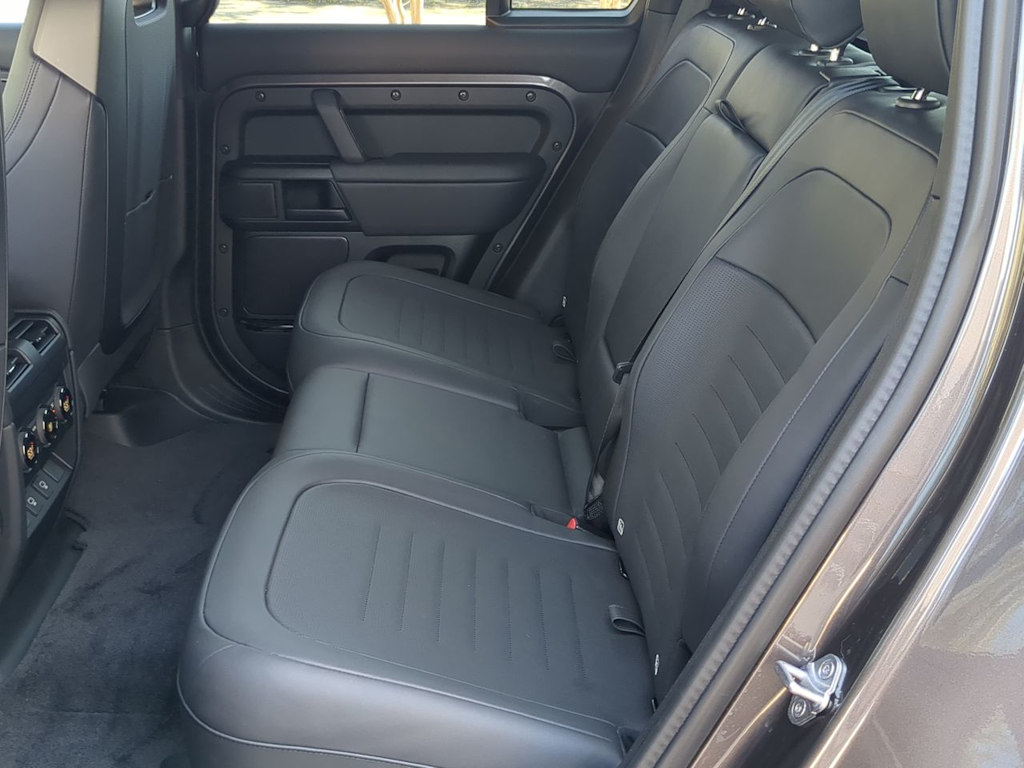 Thumbnail: 2025 Land Rover Defender - 28