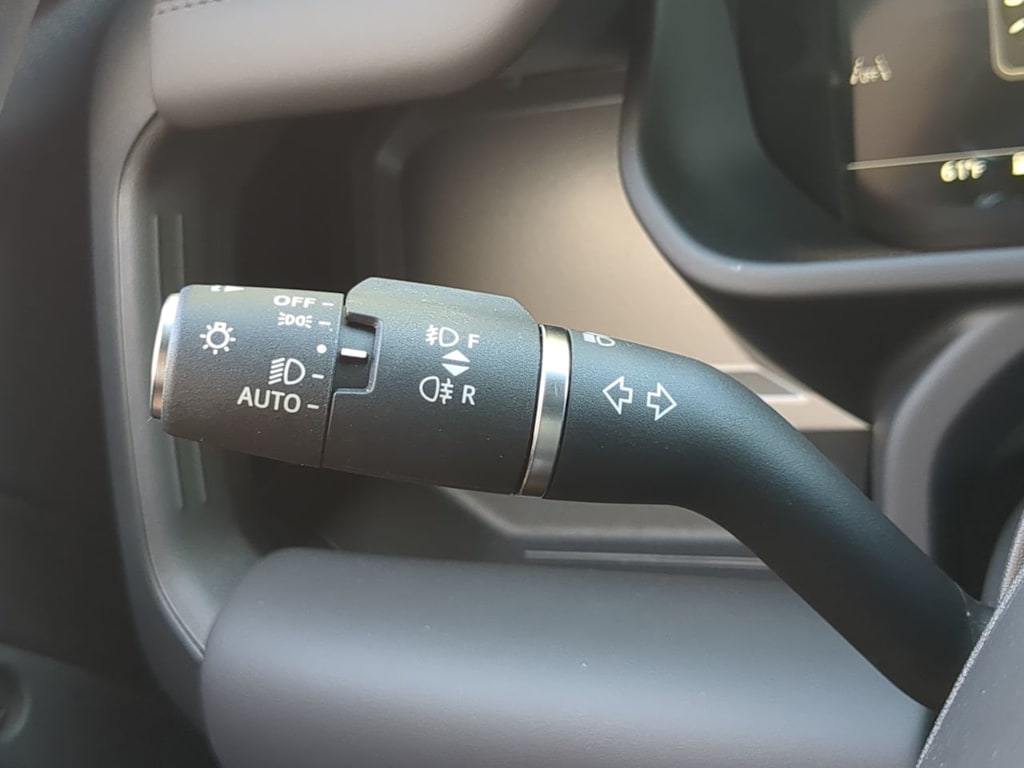 Thumbnail: 2025 Land Rover Defender - 15