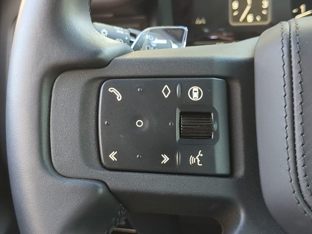 Thumbnail: 2025 Land Rover Defender - 31