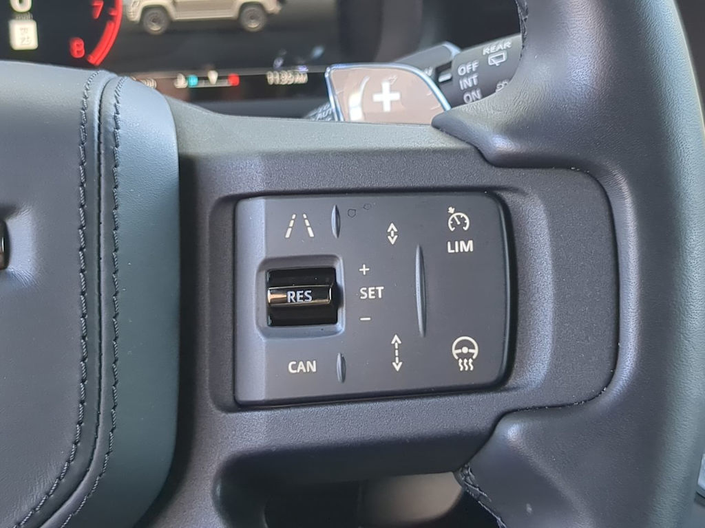 Thumbnail: 2025 Land Rover Defender - 32