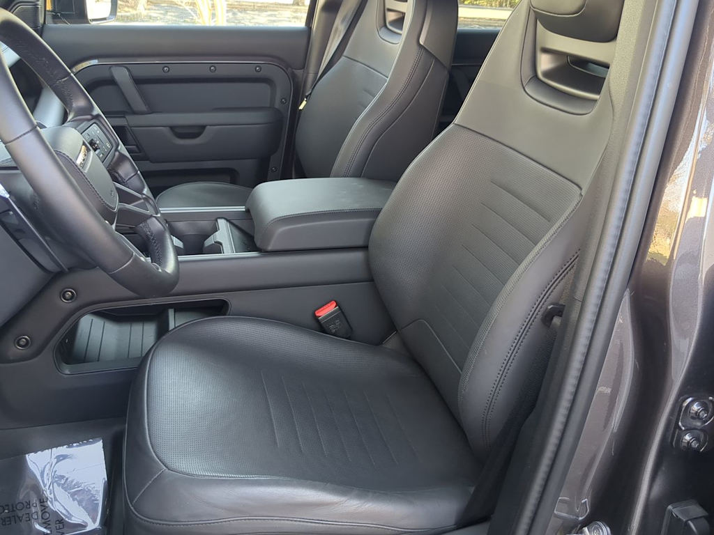 Thumbnail: 2025 Land Rover Defender - 10