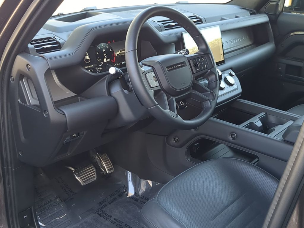 Thumbnail: 2025 Land Rover Defender - 2