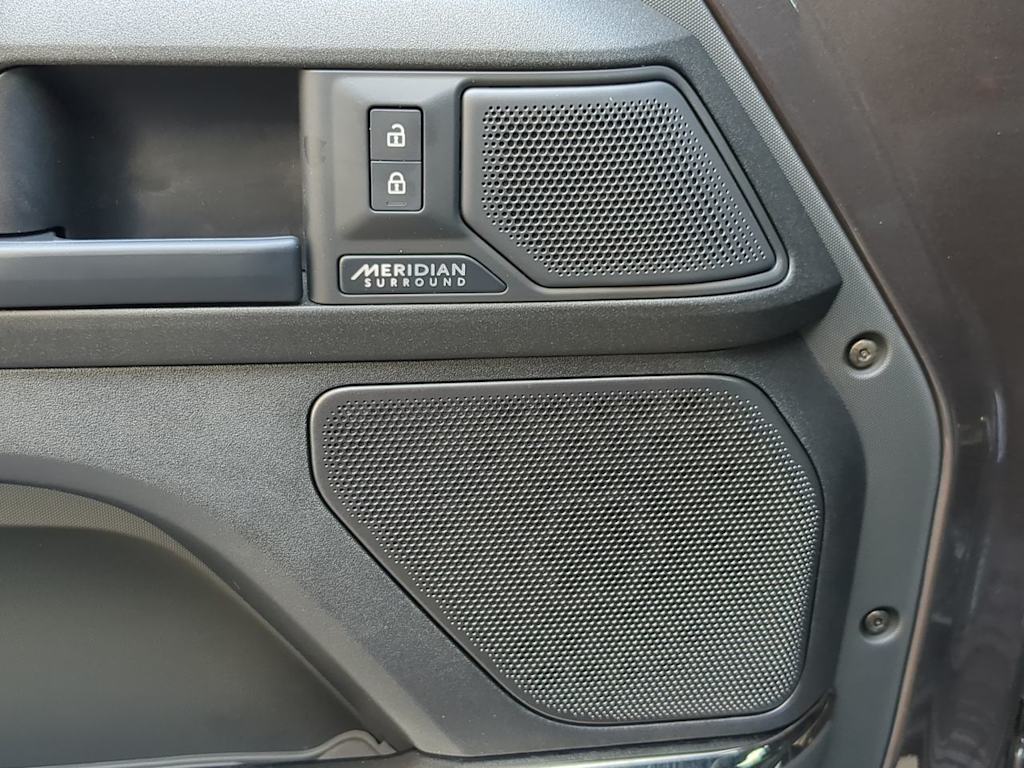 Thumbnail: 2025 Land Rover Defender - 35