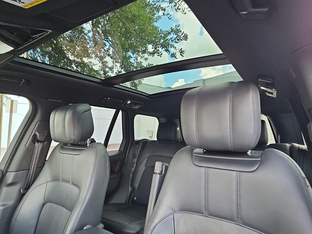 Thumbnail: 2022 Land Rover Range Rover - 30