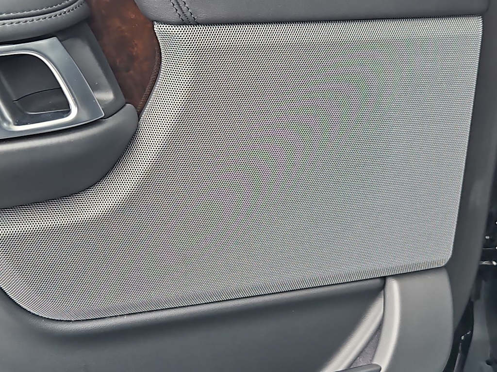 Thumbnail: 2022 Land Rover Range Rover - 38