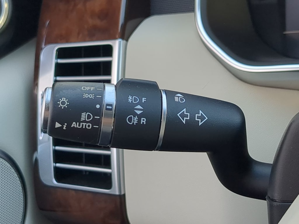 Thumbnail: 2020 Land Rover Range Rover - 32