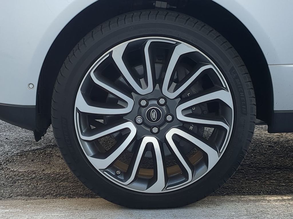 Thumbnail: 2020 Land Rover Range Rover - 8