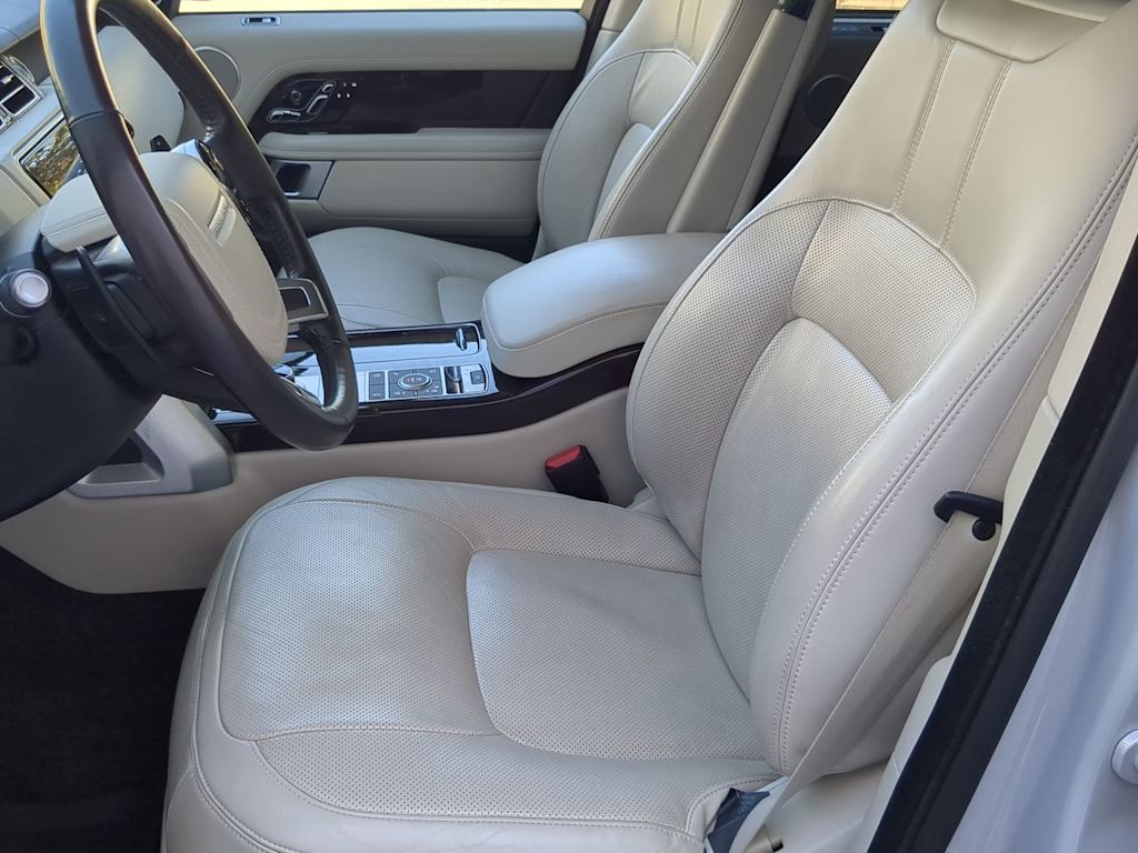 Thumbnail: 2020 Land Rover Range Rover - 10