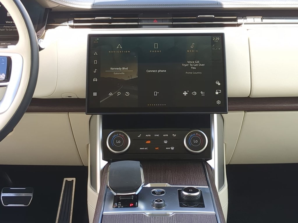 Thumbnail: 2023 Land Rover Range Rover - 14