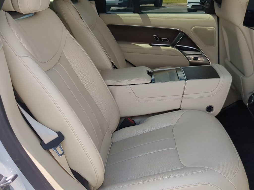 Thumbnail: 2023 Land Rover Range Rover - 28