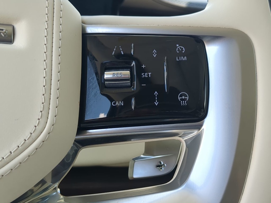 Thumbnail: 2023 Land Rover Range Rover - 32