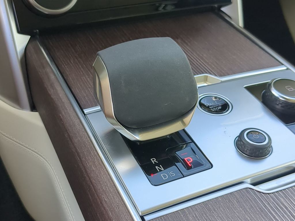 Thumbnail: 2023 Land Rover Range Rover - 15