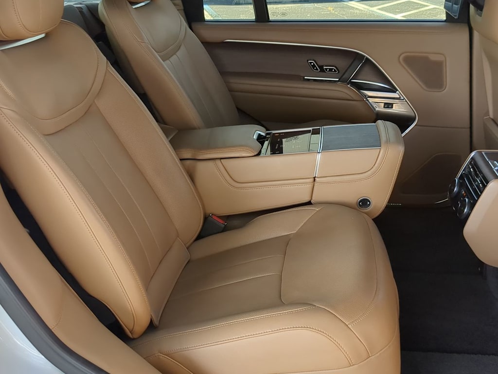 Thumbnail: 2023 Land Rover Range Rover - 27