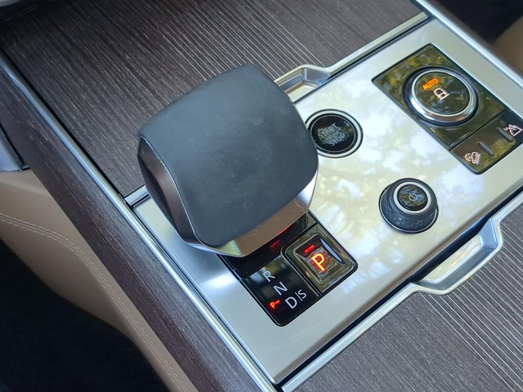 Thumbnail: 2023 Land Rover Range Rover - 36
