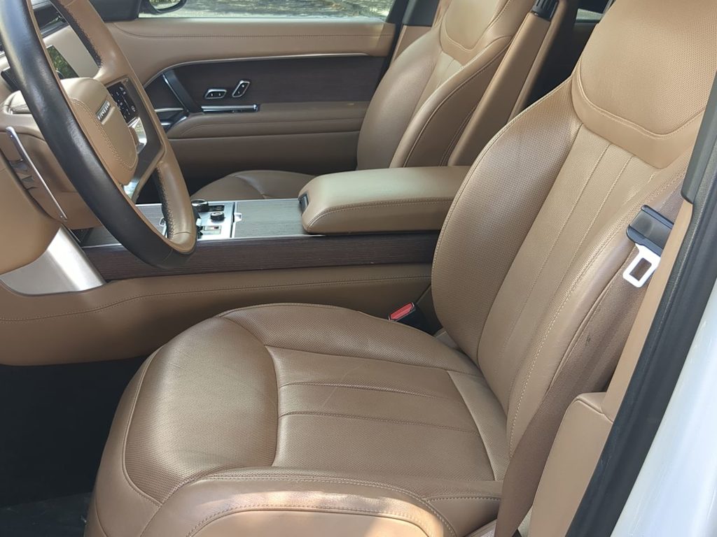 Thumbnail: 2023 Land Rover Range Rover - 9