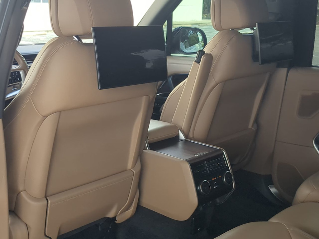 Thumbnail: 2023 Land Rover Range Rover - 11