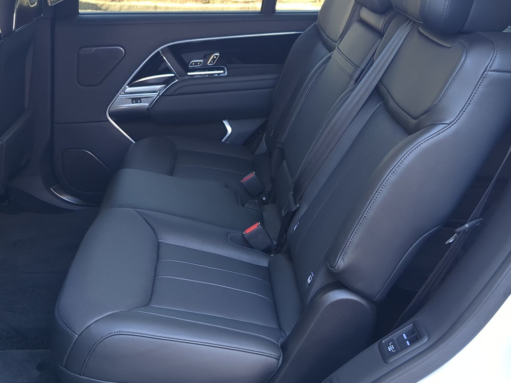 Thumbnail: 2025 Land Rover Range Rover - 26
