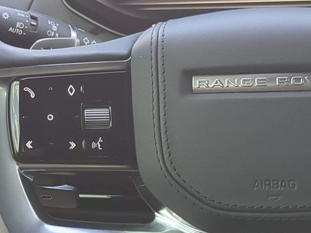 Thumbnail: 2023 Land Rover Range Rover - 31