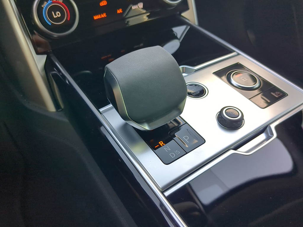 Thumbnail: 2023 Land Rover Range Rover - 15