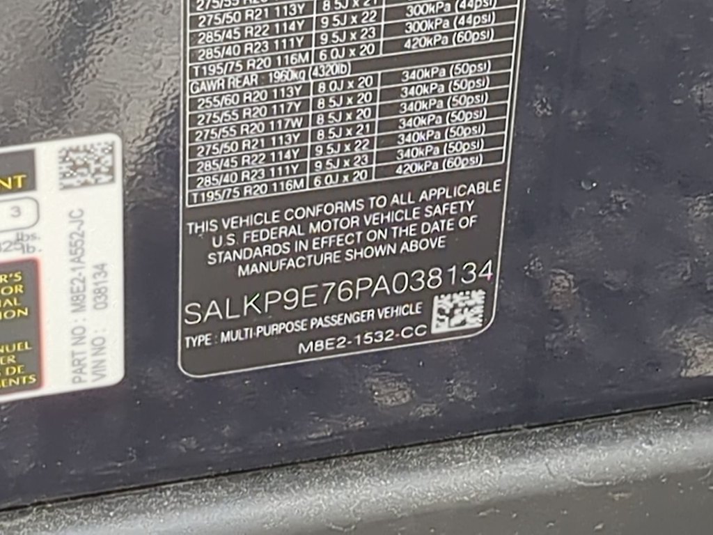 Thumbnail: 2023 Land Rover Range Rover - 38