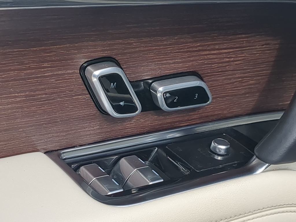 Thumbnail: 2023 Land Rover Range Rover - 26