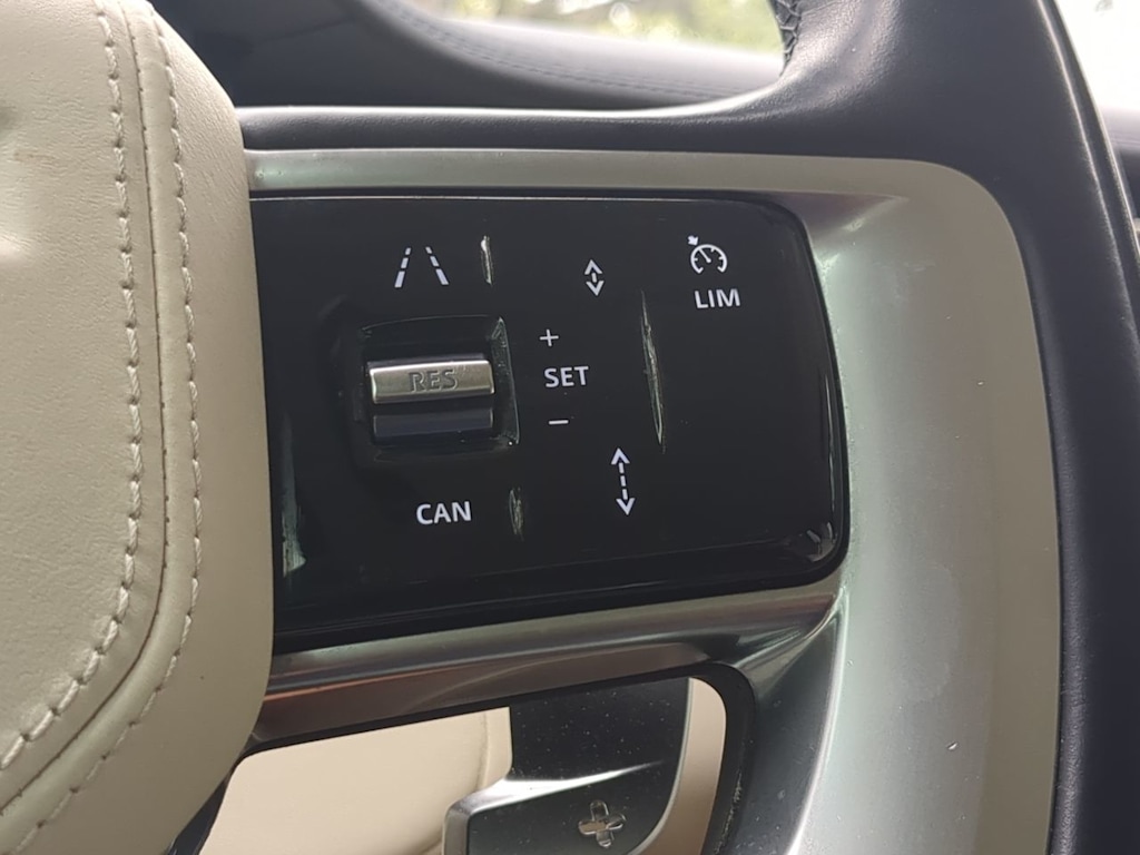 Thumbnail: 2023 Land Rover Range Rover - 32