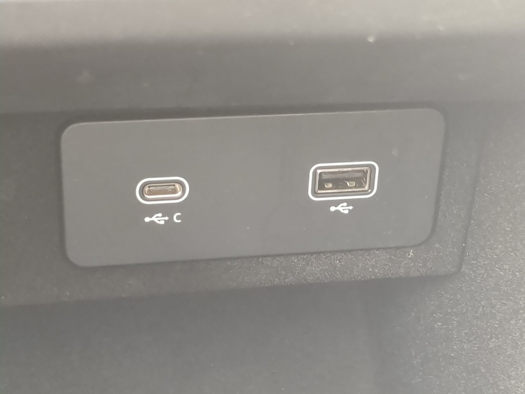 Thumbnail: 2023 Land Rover Range Rover - 15