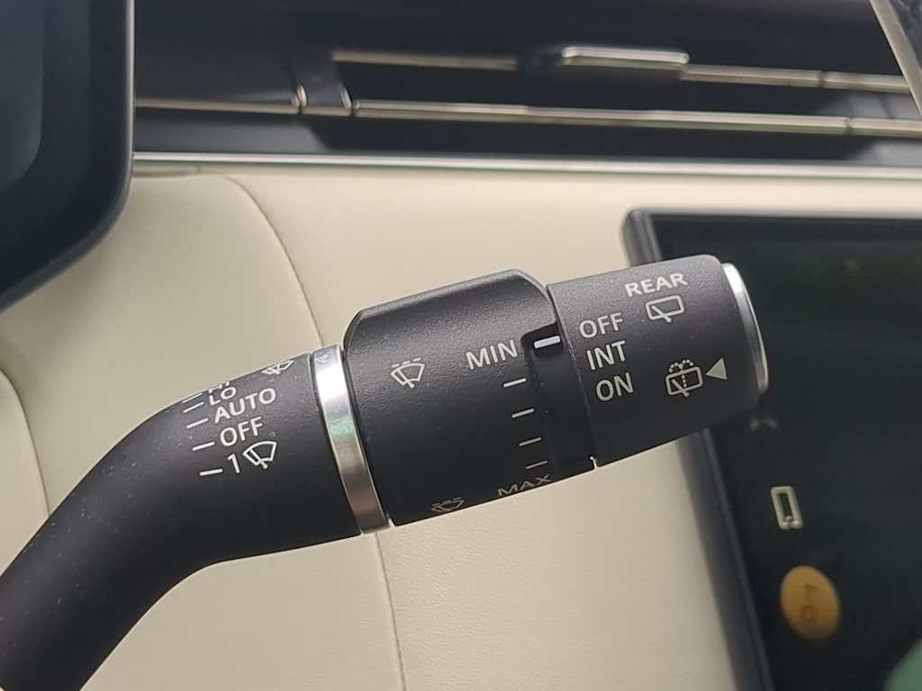 Thumbnail: 2023 Land Rover Range Rover - 33