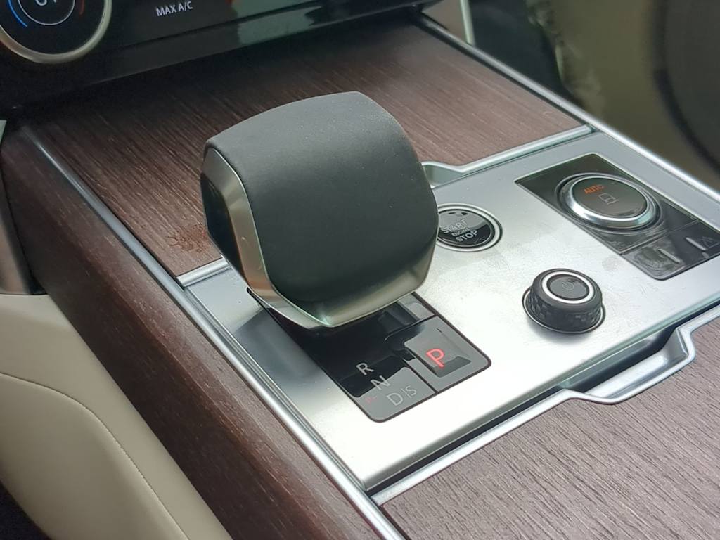 Thumbnail: 2023 Land Rover Range Rover - 36