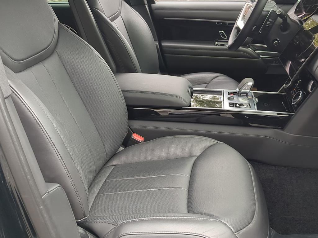 Thumbnail: 2023 Land Rover Range Rover - 31