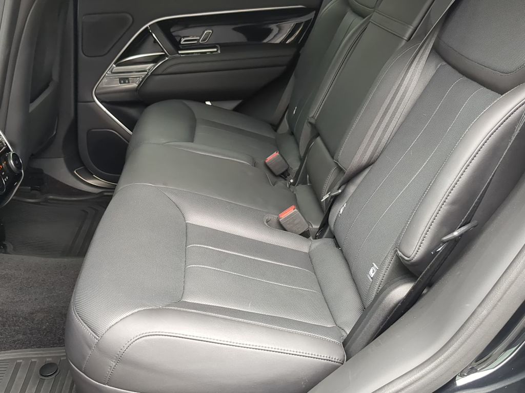 Thumbnail: 2023 Land Rover Range Rover - 29