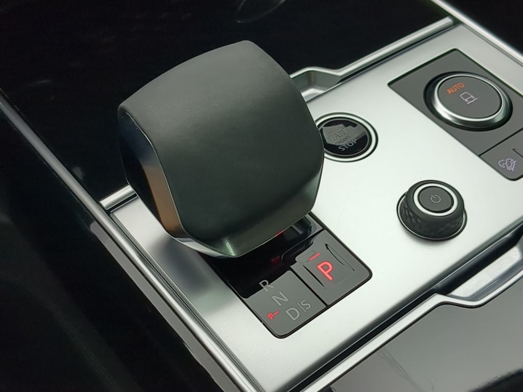 Thumbnail: 2023 Land Rover Range Rover - 15