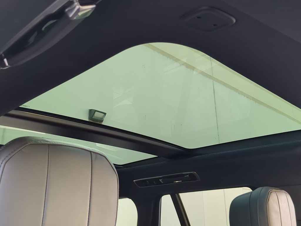 Thumbnail: 2023 Land Rover Range Rover - 26