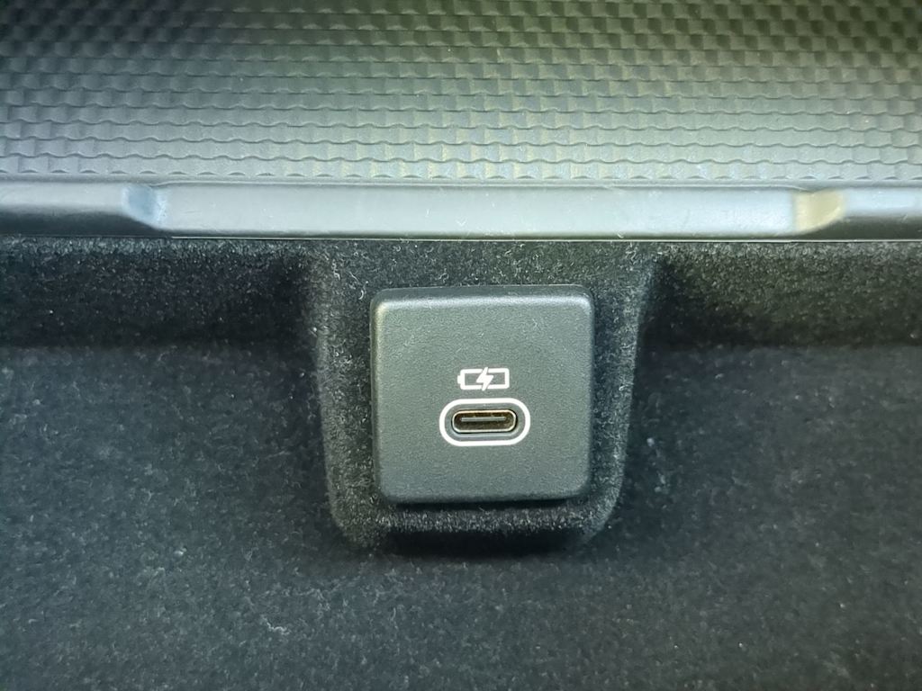 Thumbnail: 2023 Land Rover Range Rover - 18