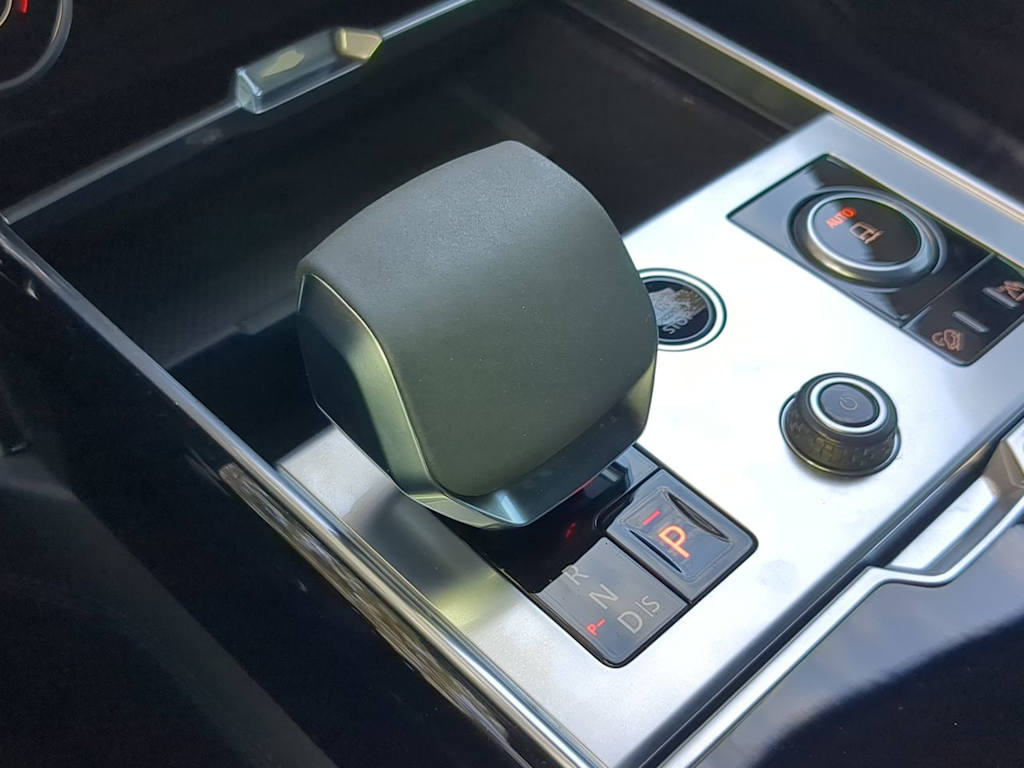 Thumbnail: 2023 Land Rover Range Rover - 37