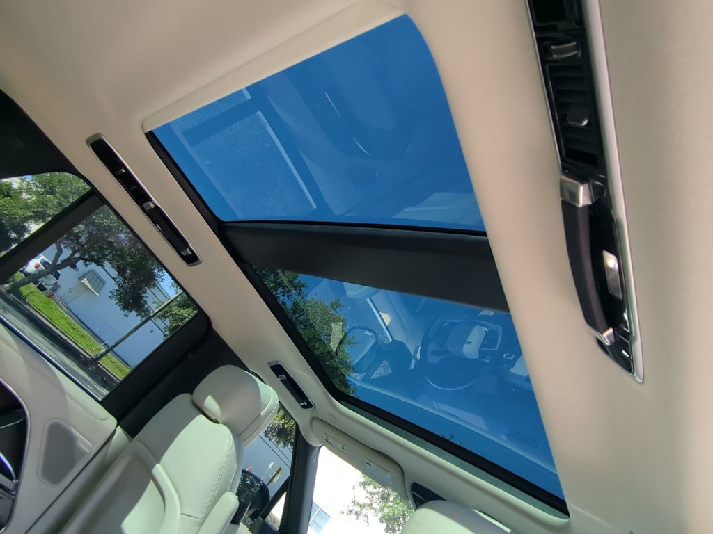 Thumbnail: 2025 Land Rover Range Rover - 11