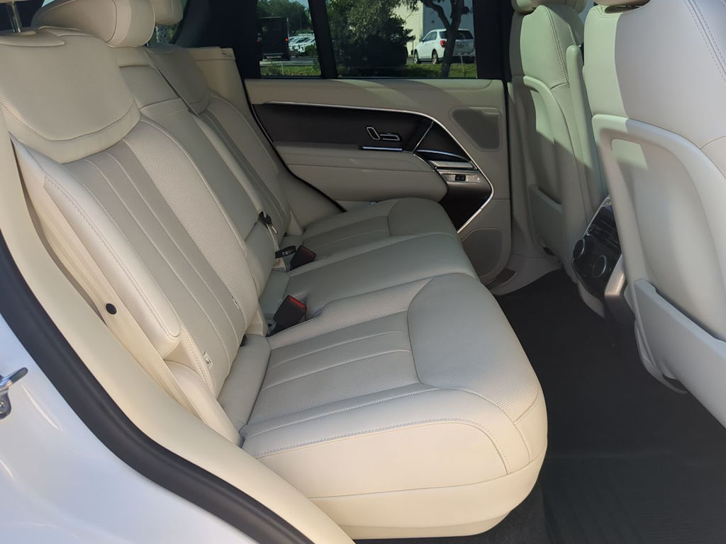 Thumbnail: 2025 Land Rover Range Rover - 28