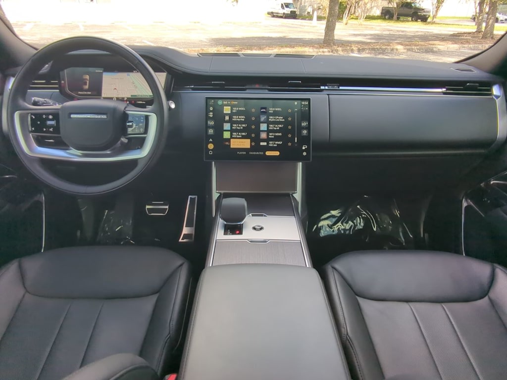 Thumbnail: 2025 Land Rover Range Rover - 8