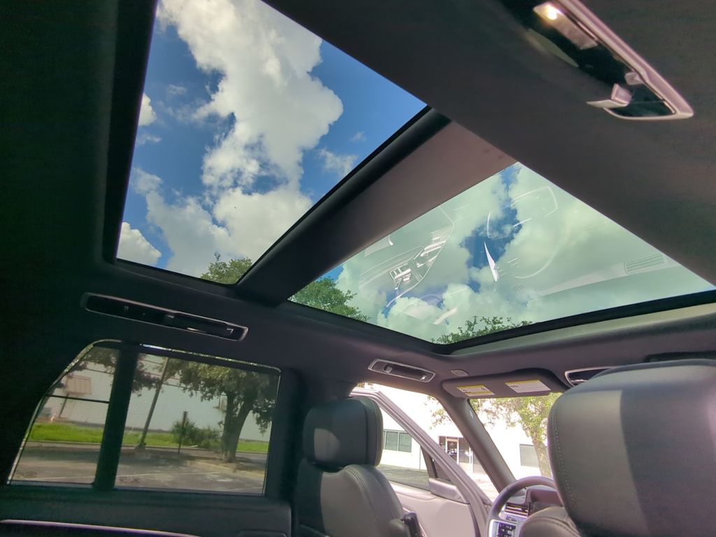 Thumbnail: 2025 Land Rover Range Rover - 28