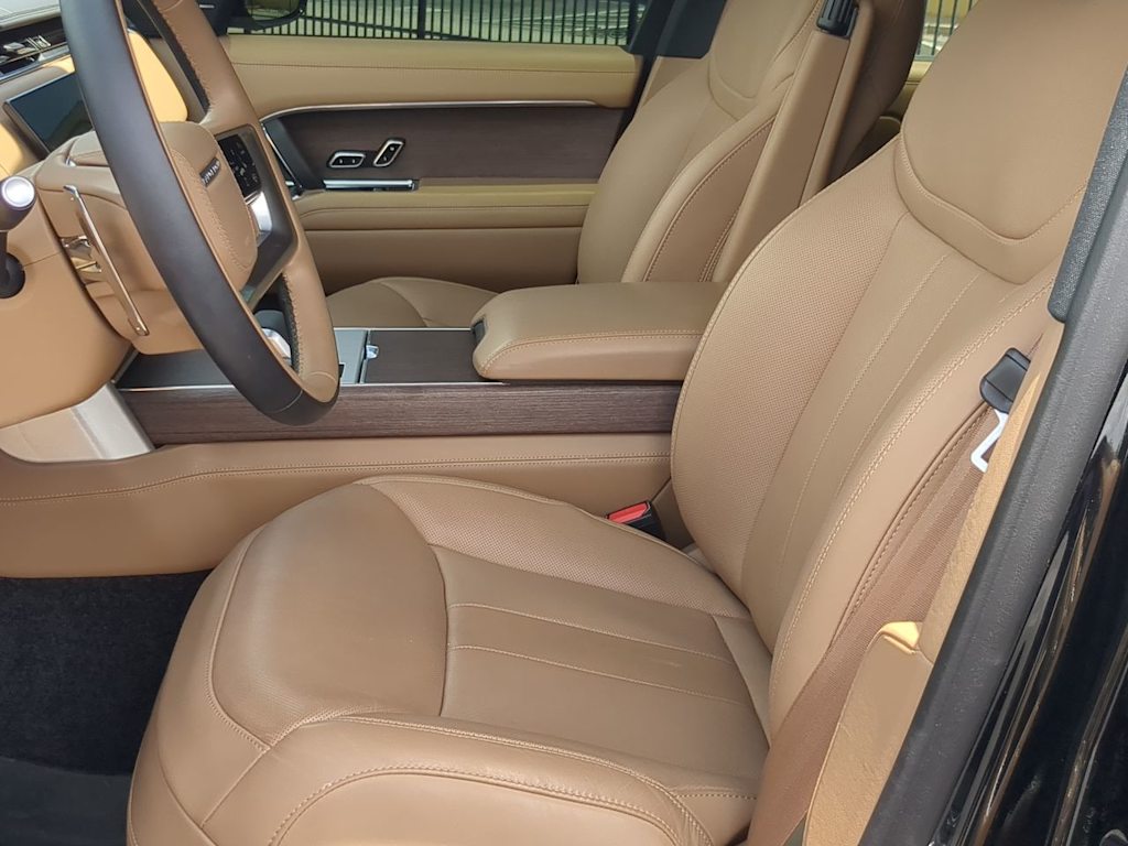 Thumbnail: 2025 Land Rover Range Rover - 8