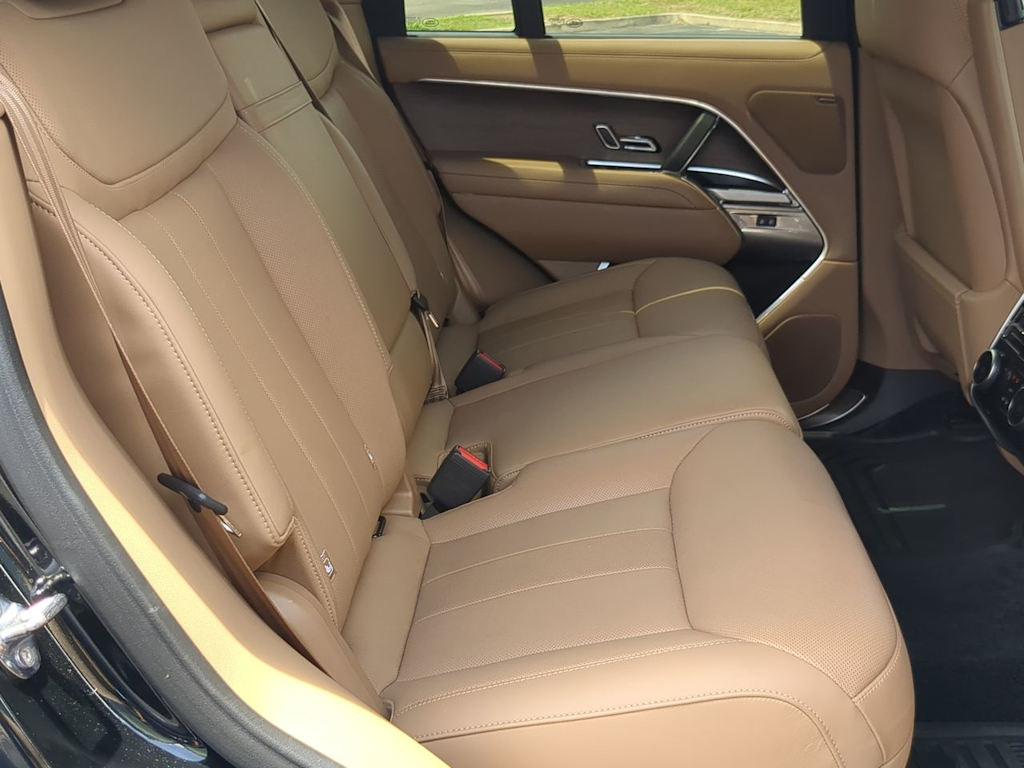 Thumbnail: 2025 Land Rover Range Rover - 28