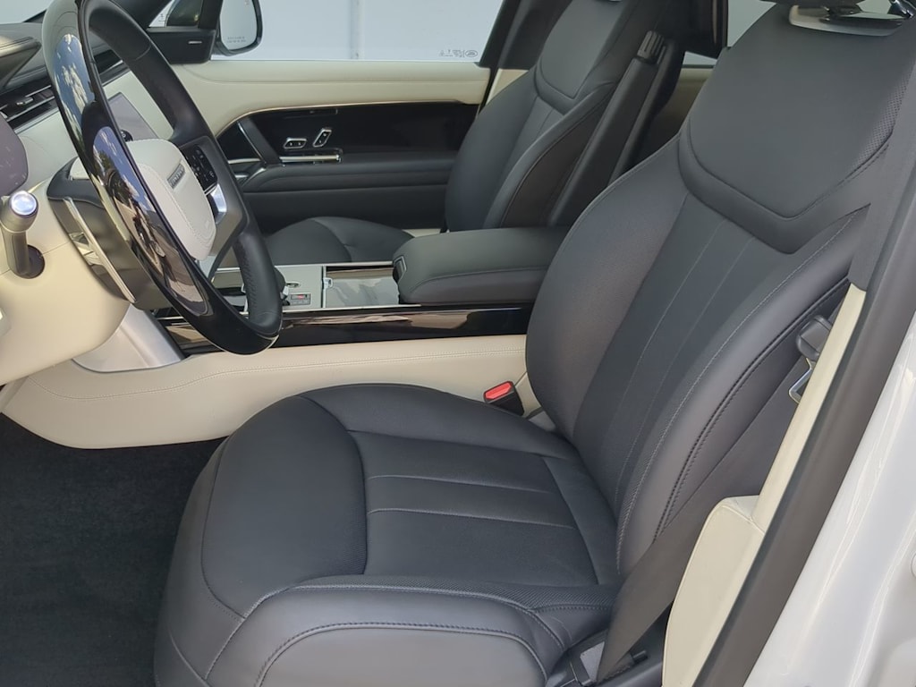 Thumbnail: 2024 Land Rover Range Rover - 10