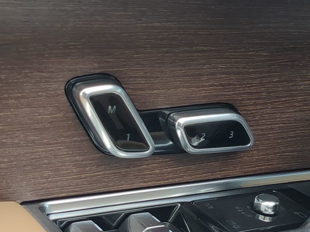 Thumbnail: 2025 Land Rover Range Rover - 26