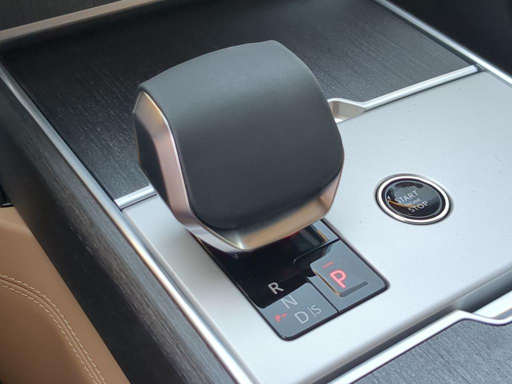Thumbnail: 2026 Land Rover Range Rover - 37