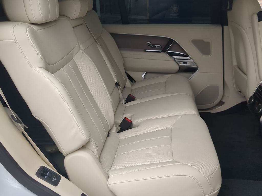 Thumbnail: 2025 Land Rover Range Rover - 10