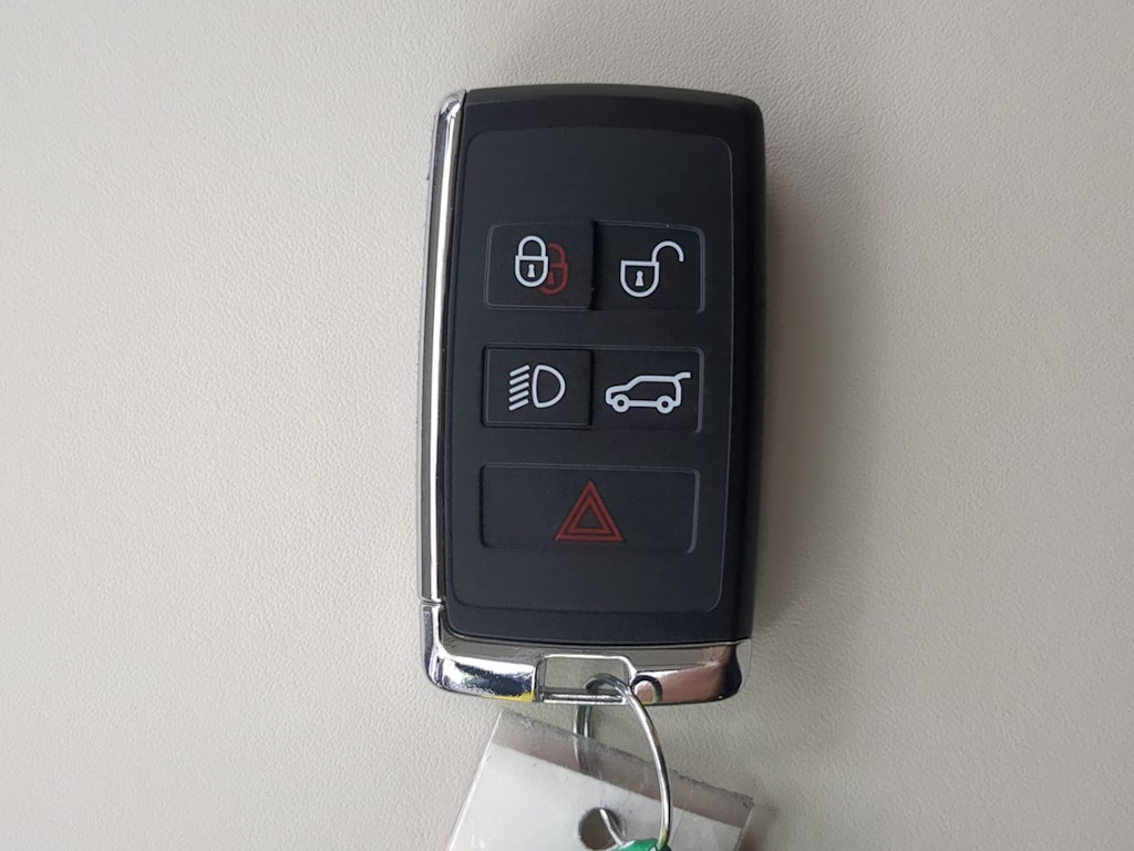 Thumbnail: 2025 Land Rover Range Rover - 15