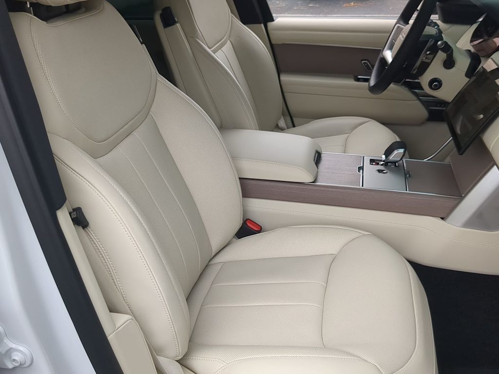 Thumbnail: 2025 Land Rover Range Rover - 29