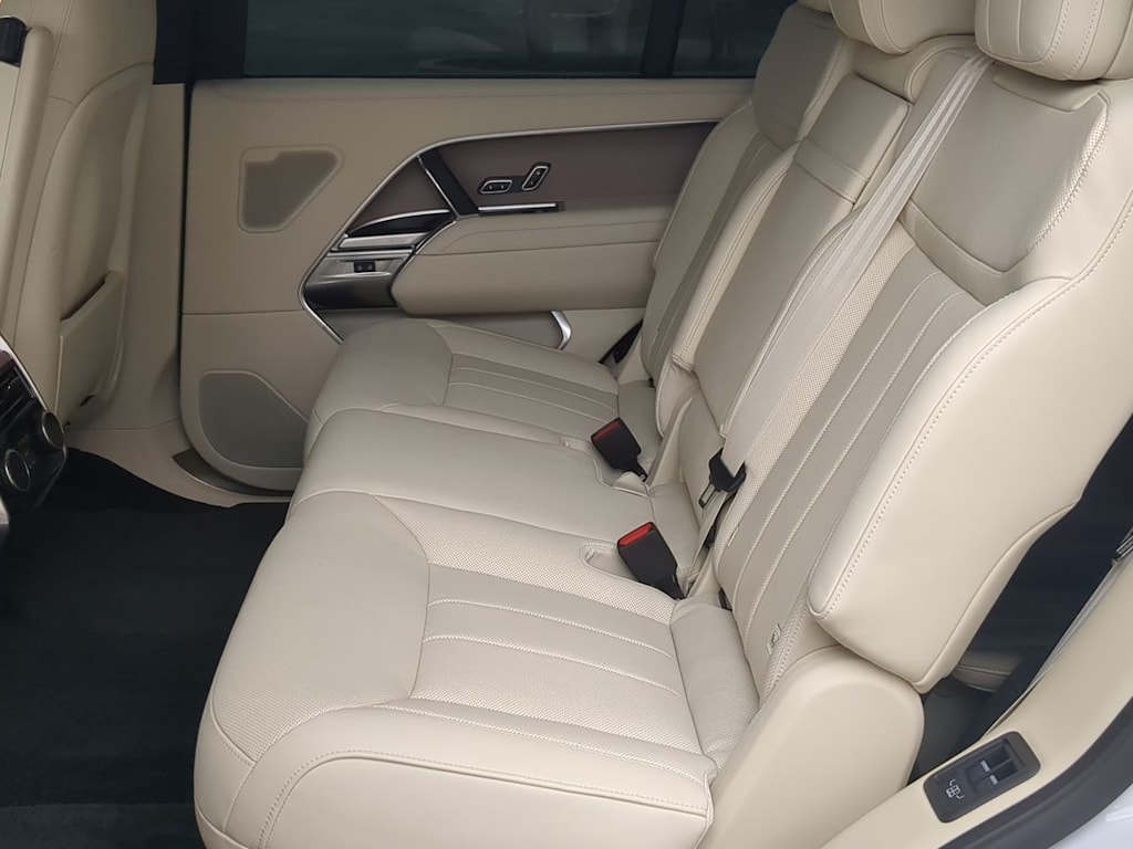 Thumbnail: 2025 Land Rover Range Rover - 27