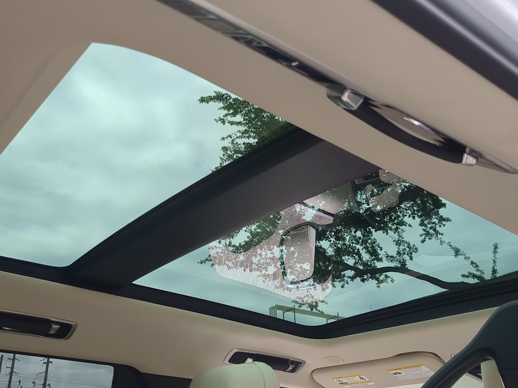 Thumbnail: 2025 Land Rover Range Rover - 28