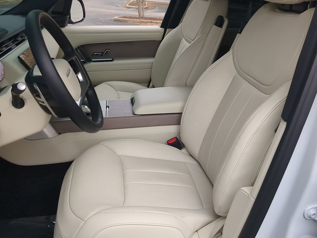 Thumbnail: 2025 Land Rover Range Rover - 9